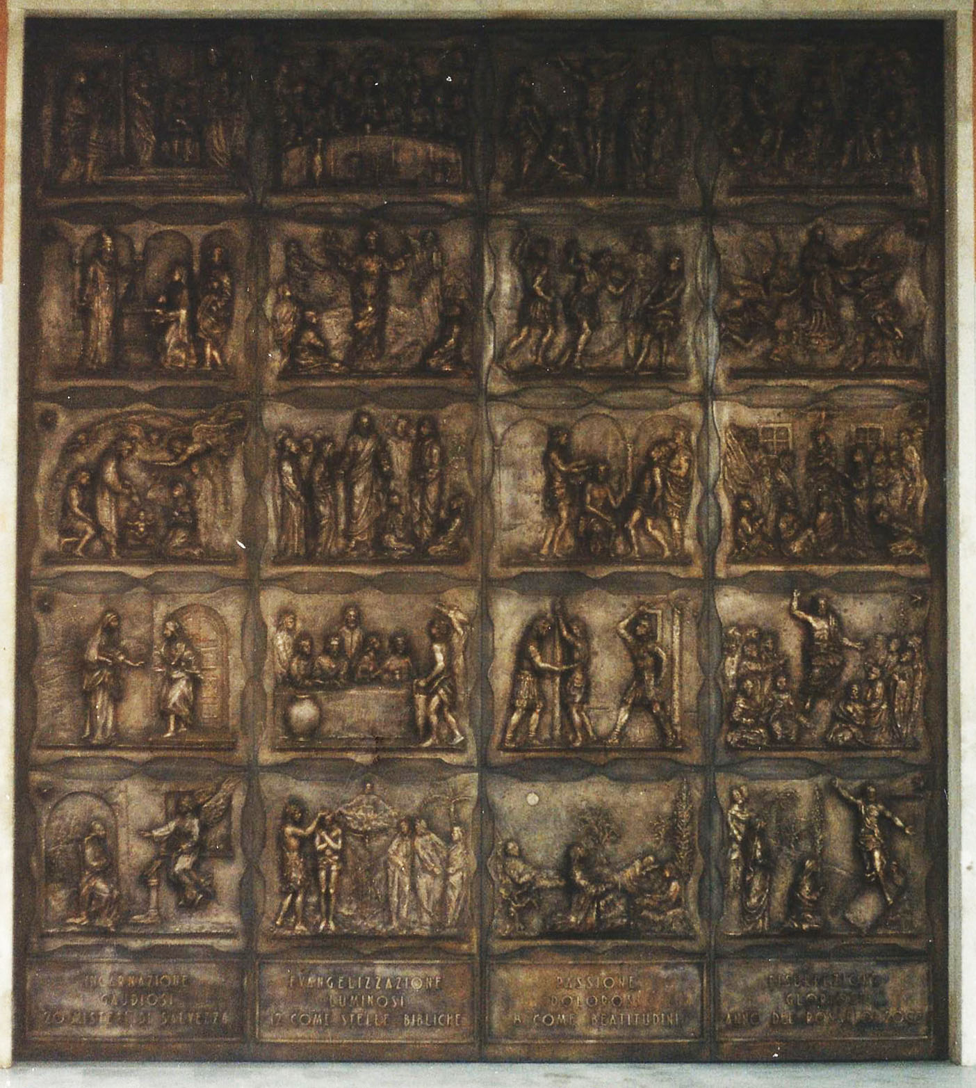 Portone centrale in bronzo per la Chiesa di Maria Ss.ma del Rosario di Pompei (Salerno)
